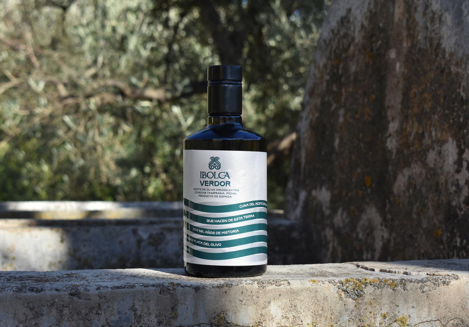 Etiqueta. Diseño packaging IBOLCA AOVE Mediodía Estudio
