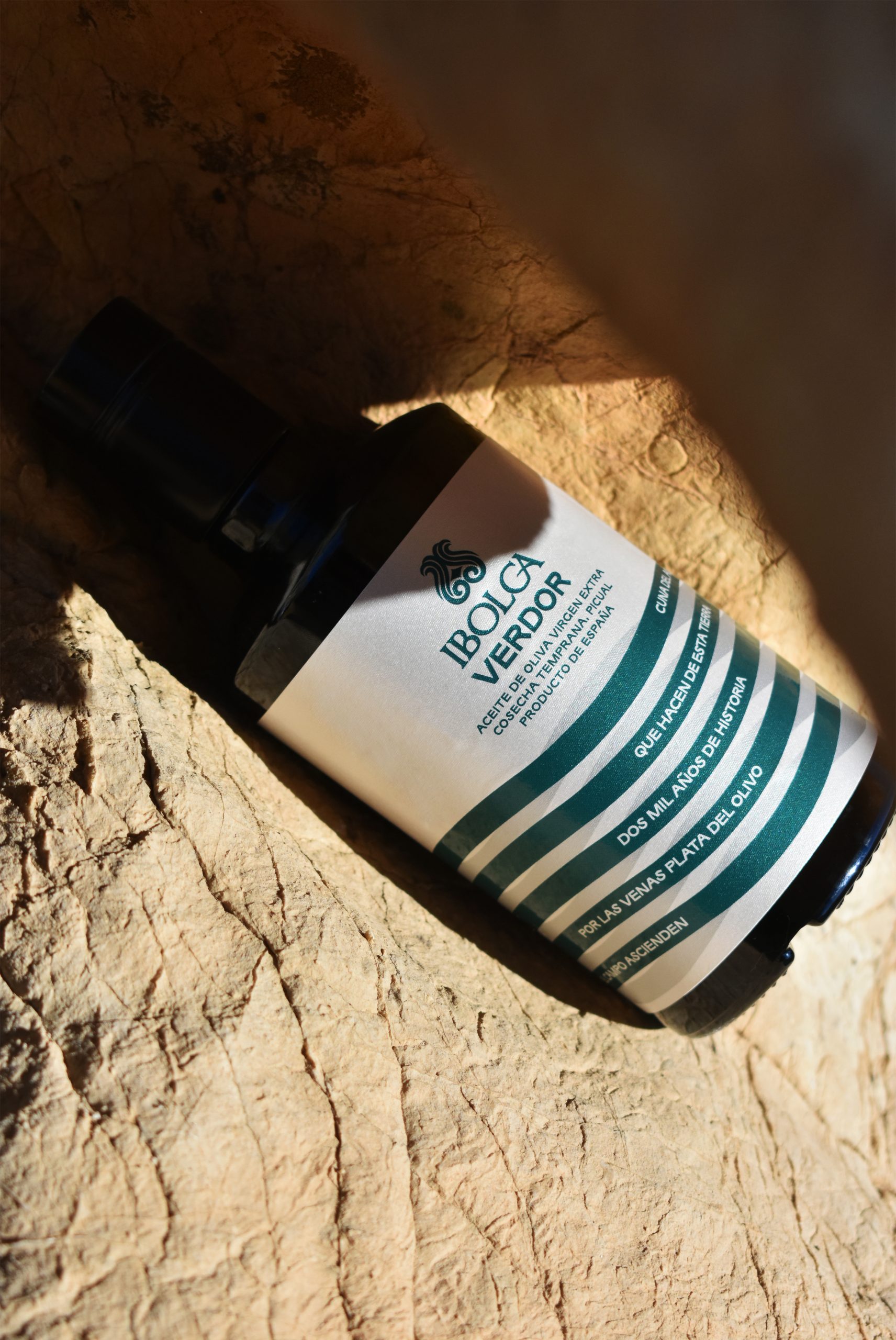 Etiqueta. Diseño packaging IBOLCA AOVE Mediodía Estudio