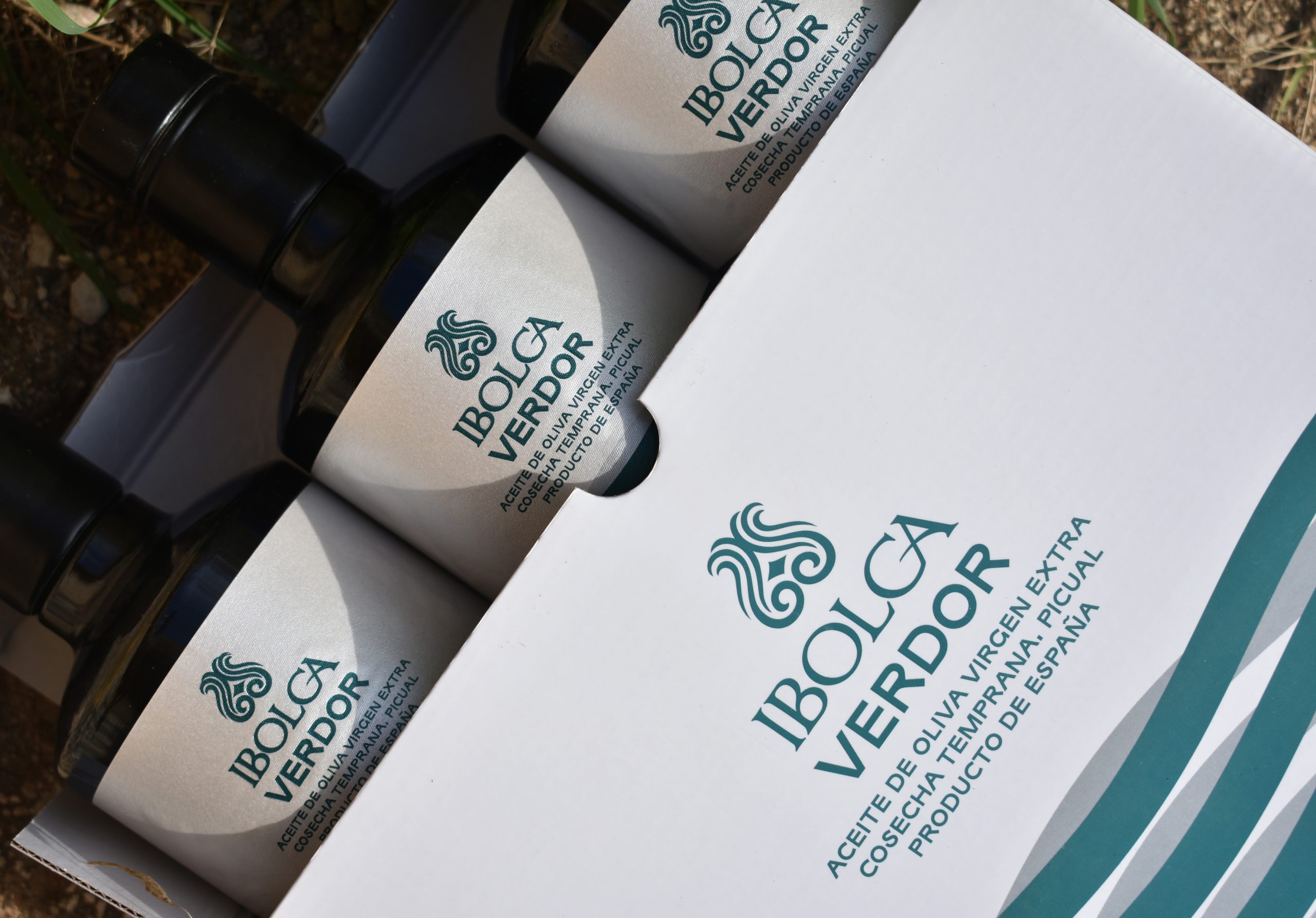 Diseño packaging IBOLCA AOVE Mediodía Estudio